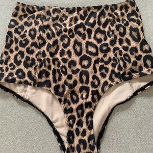 Brand new high waisted cheetah bottoms